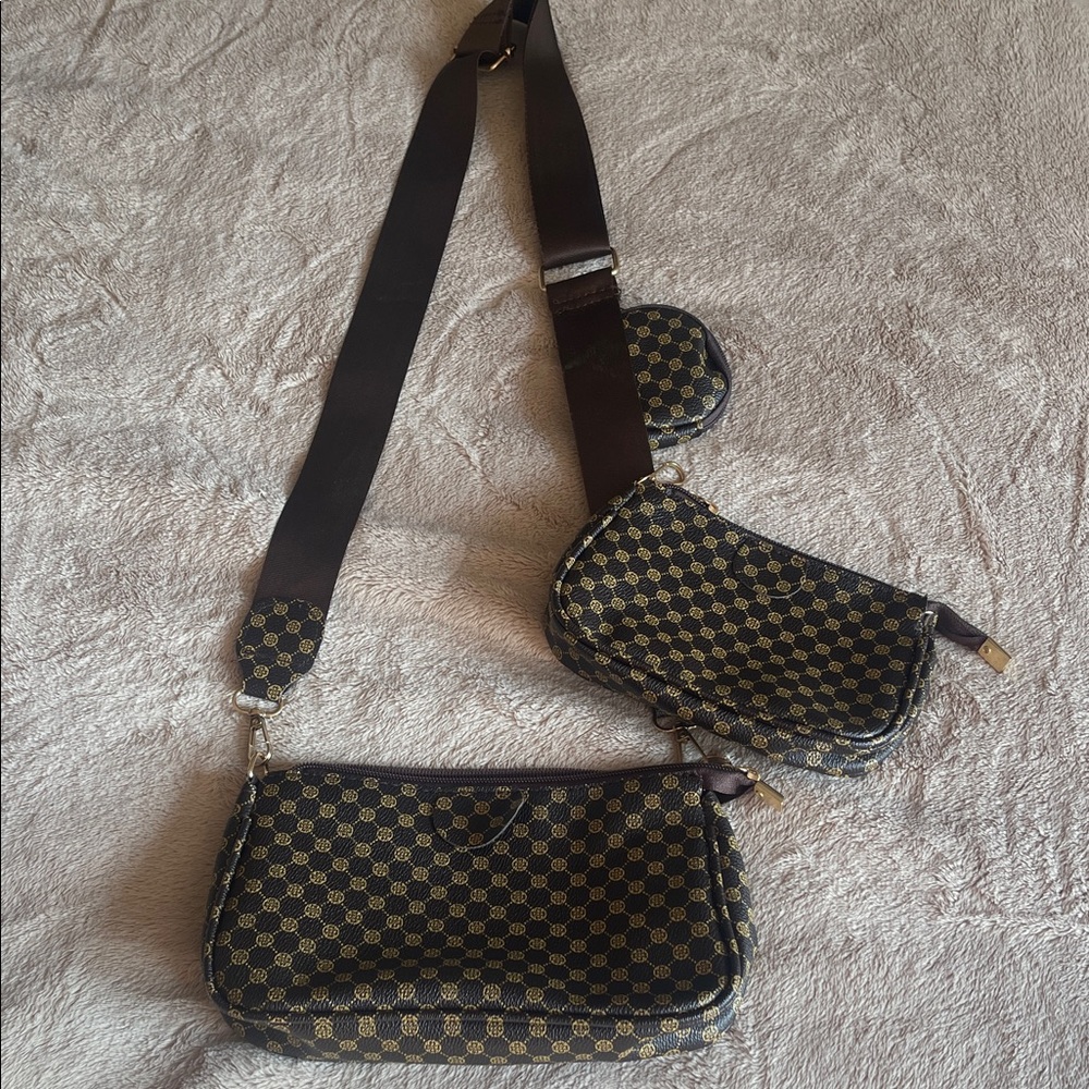 Stylish Black and Gold Women's Bag Set